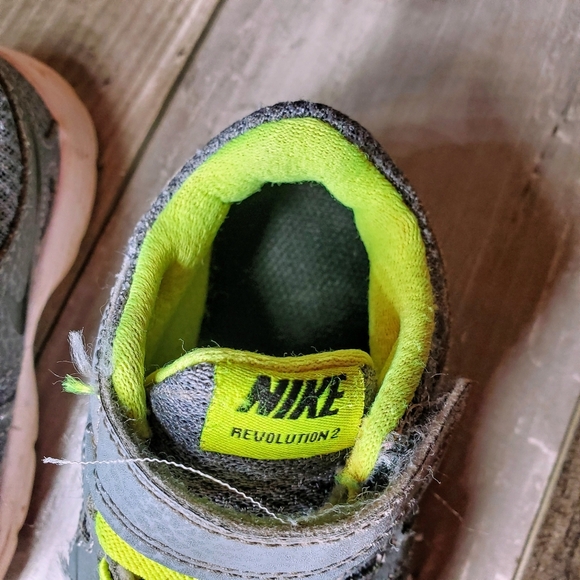Nike Revolution 2 TD Cool Grey/Volt Athletic Shoes Size 5C Baby Walker - Picture 9 of 14
